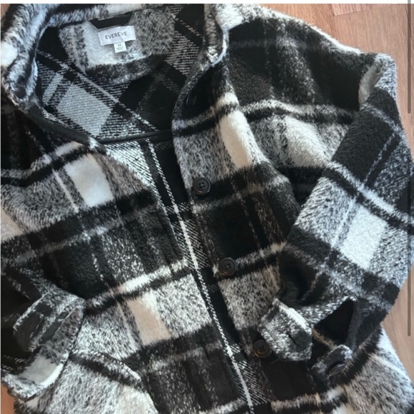 Evereve Vic Shacket / Jacket - Picture 2 of 7